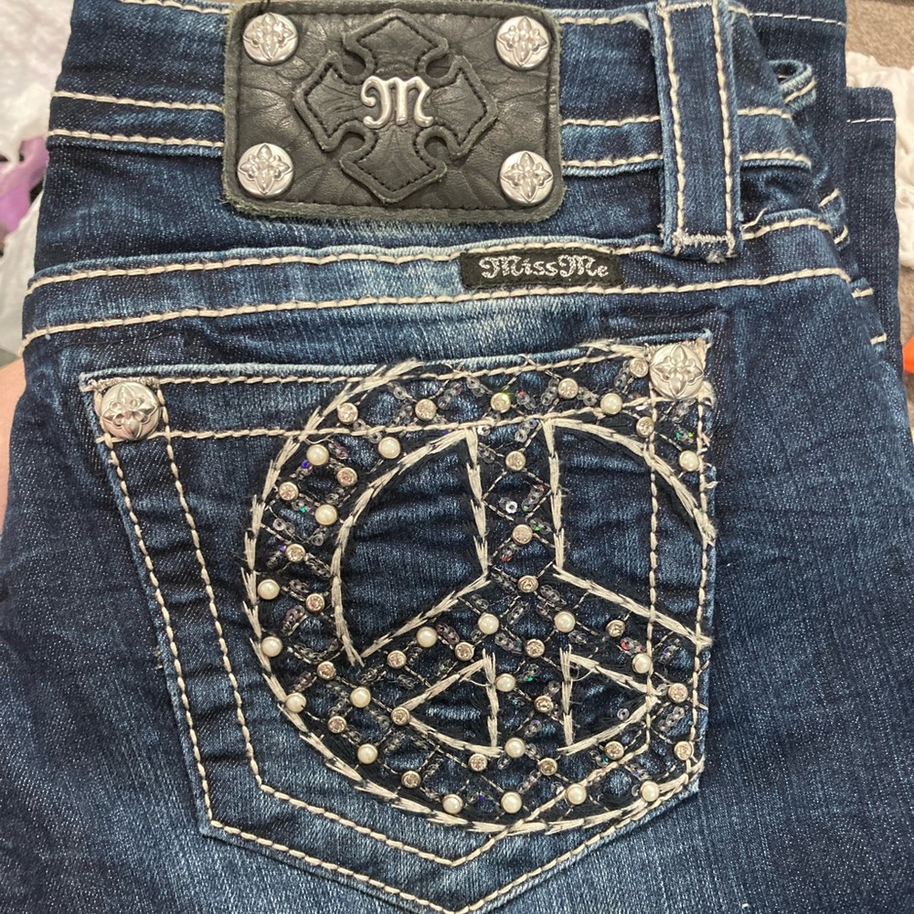 BRAND NEW miss me jeans size 29 inseam 34